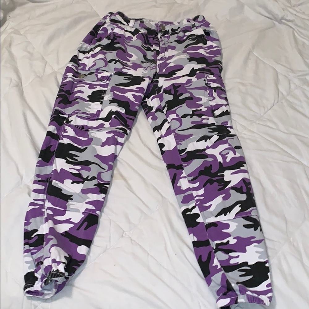 Purple camo cargo joggers sz medium